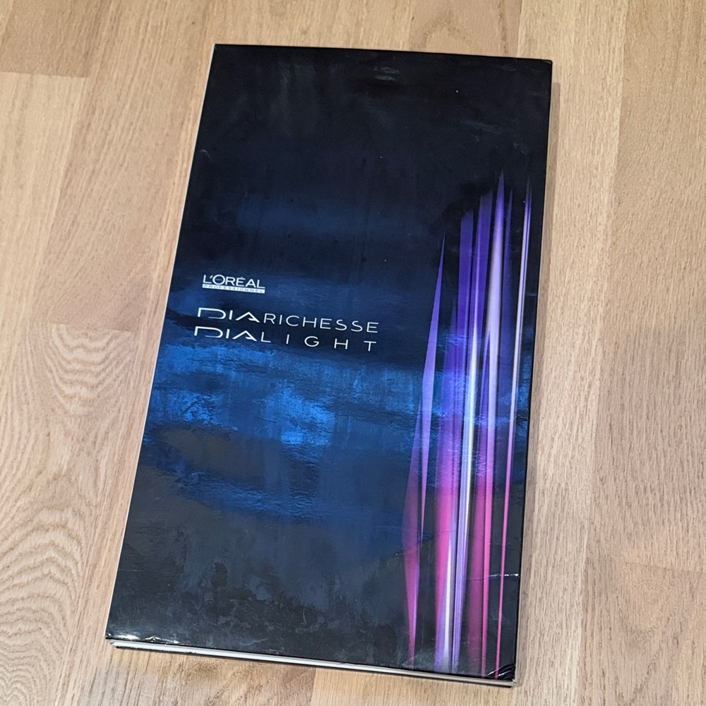 L'Oreal Dia Richesse Dia Light Color Swatch Book
